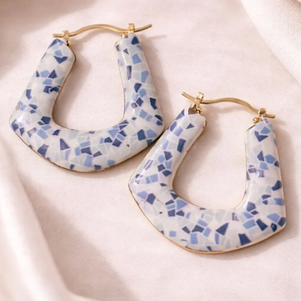 White/Blue Mosaic pierced earrings, enamel finish, gold tone backing. ๐๐ฉต๐ค - Picture 1 of 1
